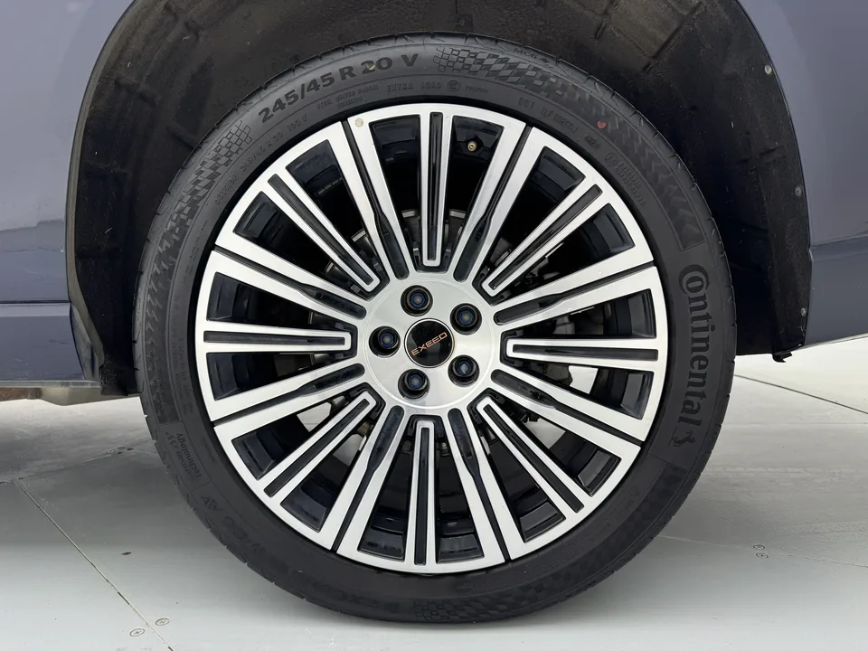 Exeed Xingtu Lanyue C-DM Xingtu Lanyue C-DM 2025 180 Super Long Range Ultra 4WD 6 Seaters 2025 — photo 1, buy with delivery to Moscow