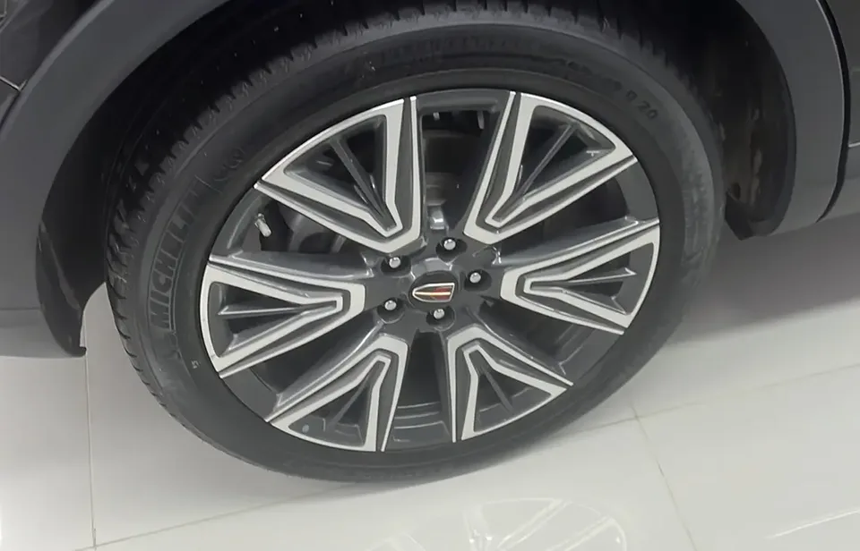 Hongqi HS5 Hongqi HS5 2022 2.0T Zhilian Flagship 4WD Edition 2022 — миниатюра 2