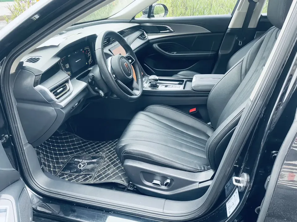 Hongqi H5 Hongqi H5 2023 1.5T DCT Zhilian Qiyue Edition 2023 — миниатюра 3