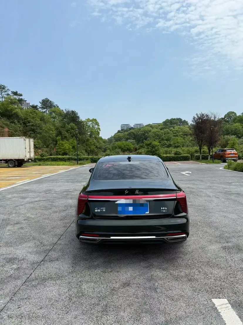 Hongqi H5 Hongqi H5 2023 1.5T DCT Zhilian Qiyue Edition 2023 — миниатюра 2