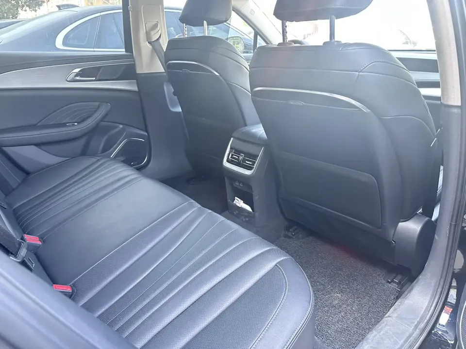Hongqi H5 Hongqi H5 2023 1.5T DCT Zhilian Qiyue Edition 2023 — миниатюра 3