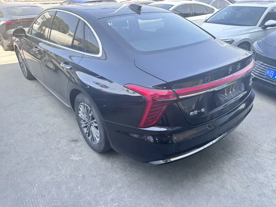 Hongqi H5 Hongqi H5 2023 1.5T DCT Zhilian Qiyue Edition 2023 — миниатюра 4
