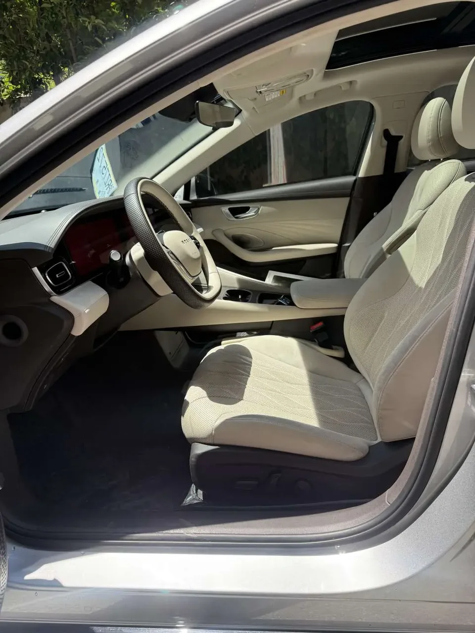 Roewe D7 EV 510 rear drive flagship version 2023 — миниатюра 5