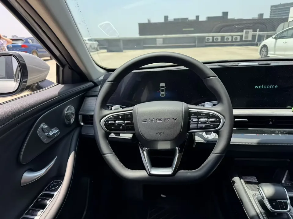 Chery Arrizo 8 1.6TGDI DCT Elegant 2023 — миниатюра 3