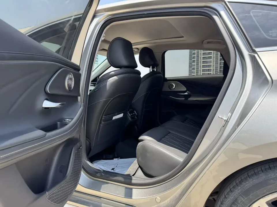 Chery Arrizo 8 1.6TGDI DCT Elegant 2023 — миниатюра 4