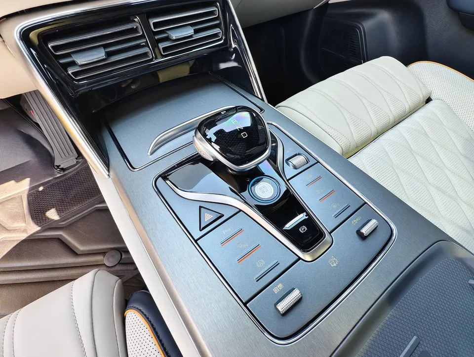 BYD Tang EV Honor Edition 730KM Premium Edition 2024 — миниатюра 3