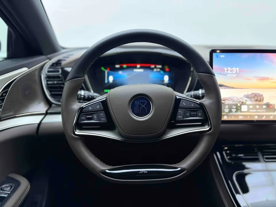 BYD Han EV Honor Edition 605KM Premium Model 2024 — миниатюра 5