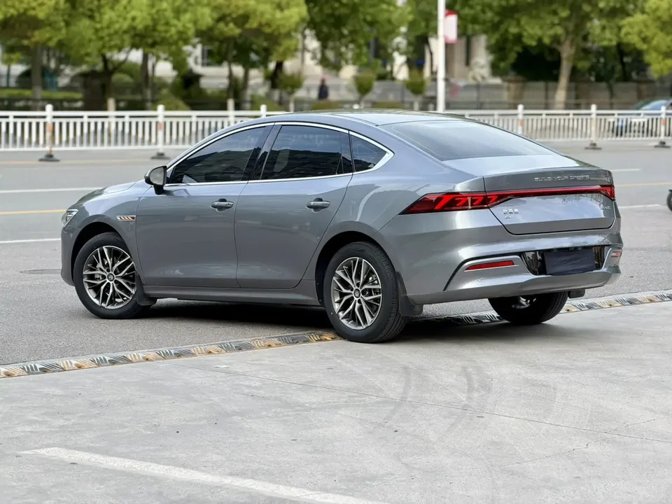 BYD Qin PLUS EV Honor Edition 420KM Leading Model 2023 — миниатюра 2