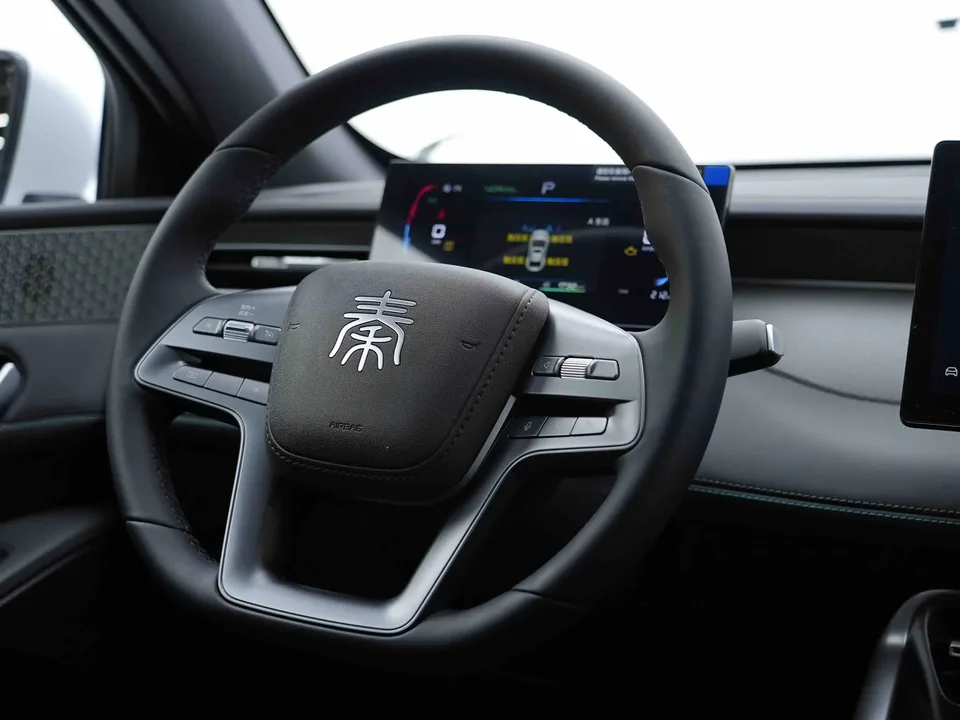 BYD Qin PLUS DM DM-i 128KM Progressive Edition 2026 — миниатюра 3