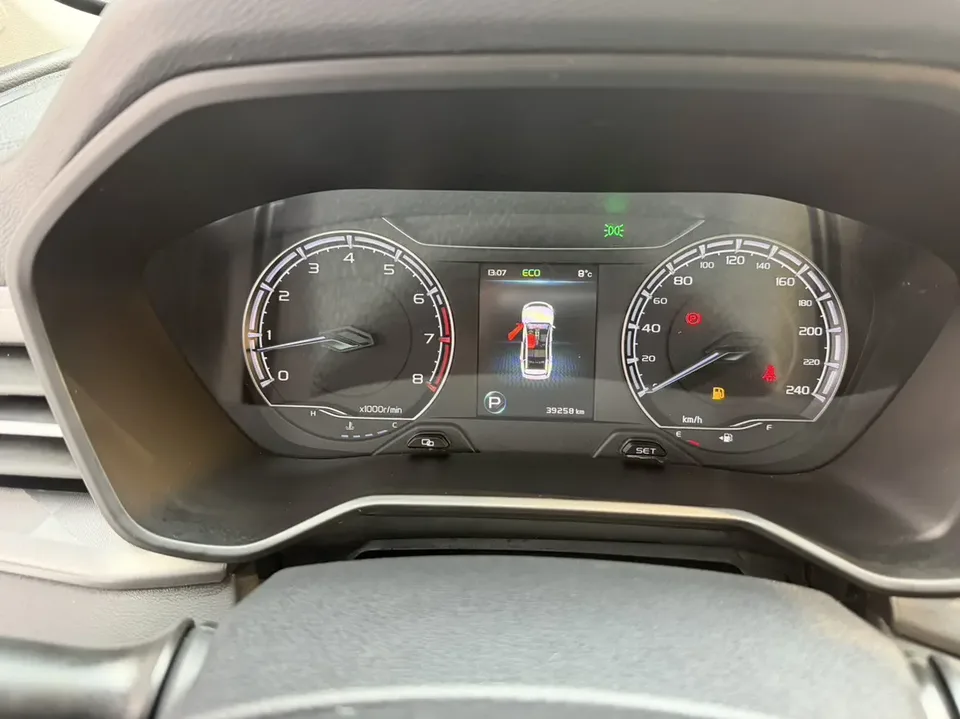 Geely Vision X6 PRO 1.4T Automatic Premium Edition 2022 — миниатюра 4