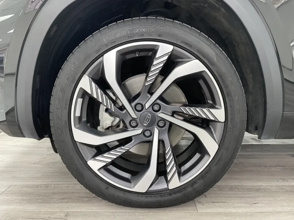 Geely Monjaro Xingyue L 2024 2.0TD High Power Automatic 2WD Skyline Edition 2024 — миниатюра 3