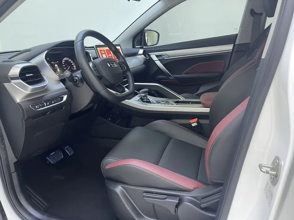 Geely Coolray SX11 240T DCT Diamond Edition 2022 — миниатюра 4