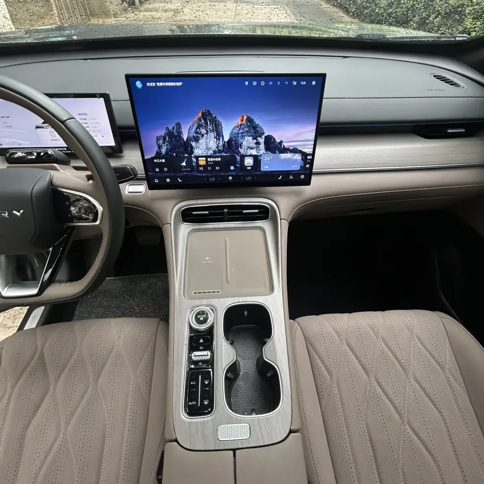 Chery Tiggo 8 PLUS Tiggo 8 PLUS 2025 Kunpeng 290TGDI DCT Premium 5-seater 2024 — миниатюра 3