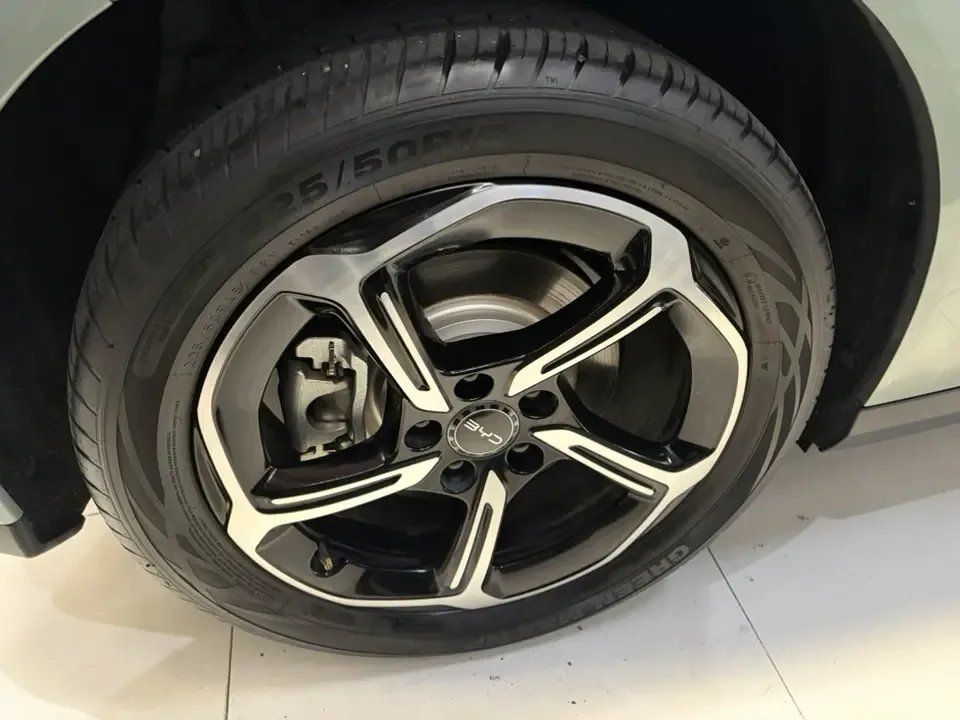BYD Seal 06GT Seal 06GT 2025 505 2WD Wave Edition 2025 — миниатюра 3