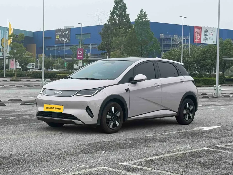 BYD Dolphin 2025