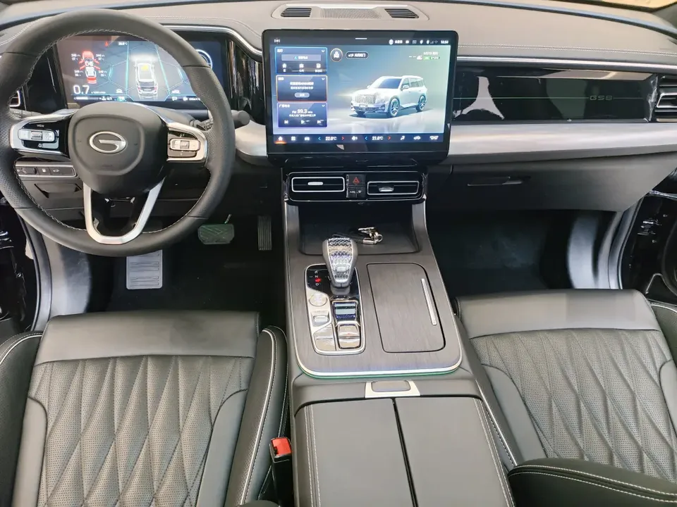 GAC Trumpchi GS8 Trumpchi GS8 2022 Pilot Series 2.0TGDI 2WD Luxury Smart Edition 7 Seaters 2023 — thumbnail 3