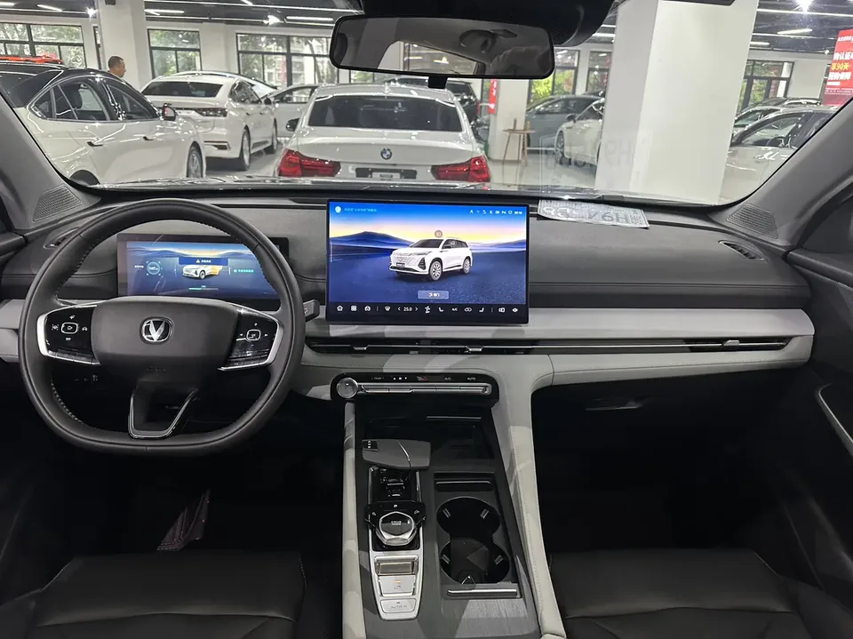 Changan CS75PLUS Changan CS75 PLUS 2026 Third Generation Smart Champion Edition 1.5T New Blue Whale Intelligent Navigation Model 2026 — миниатюра 3