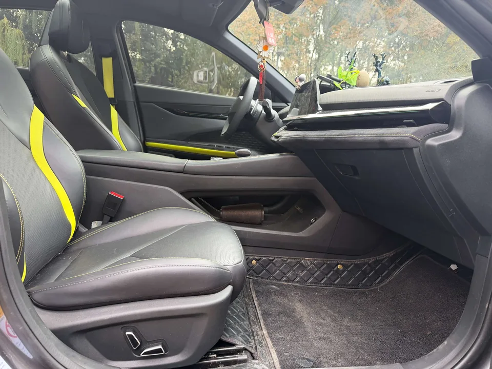 Changan UNI-V Changan UNI-V 2022 1.5T Sports Edition 2023 — thumbnail 5