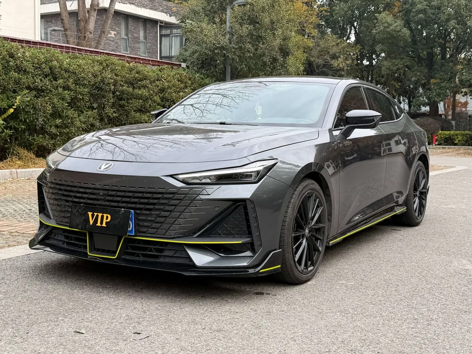 Changan UNI-V Changan UNI-V 2022 1.5T Sports Edition 2023 — photo 1, buy with delivery to Moscow