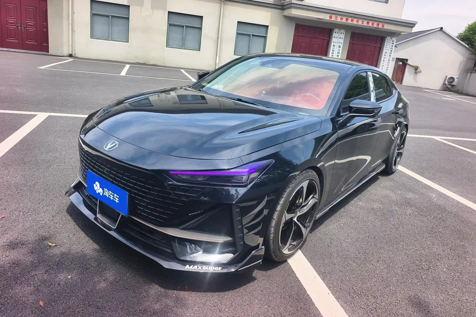 Changan UNI-V 1.5T Sports Edition 2023 — фото 1, купить с доставкой в Москву