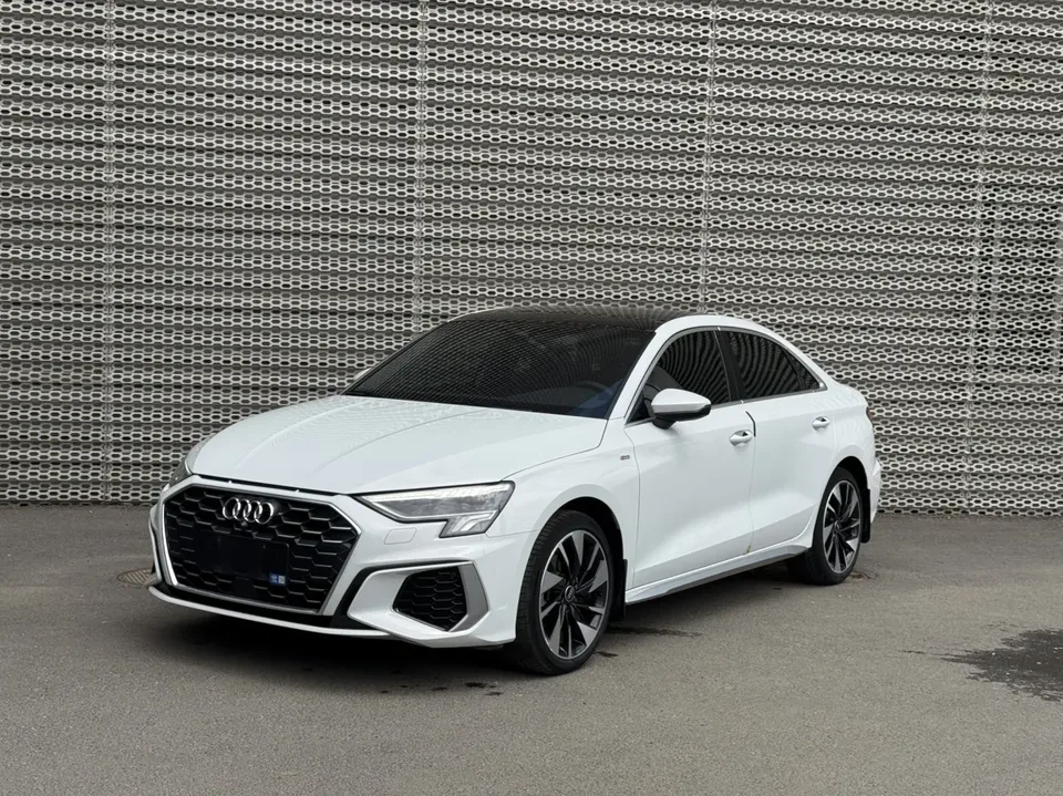 Audi A3 A3 2024 Audi A3 2024 A3L Limousine 35 TFSI Fashion Sports 2024 — photo 1, buy with delivery to Moscow