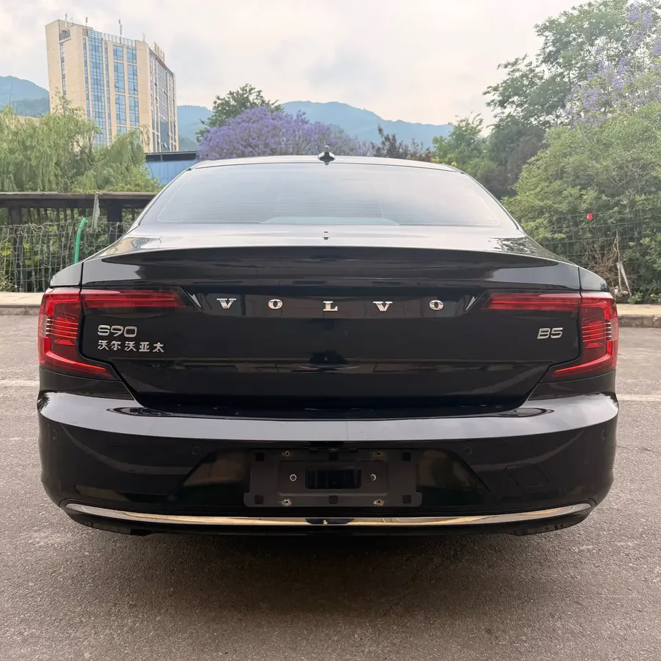 Volvo S90 Volvo S90 2023 B5 Zhiyi Deluxe Edition 2022 — миниатюра 2