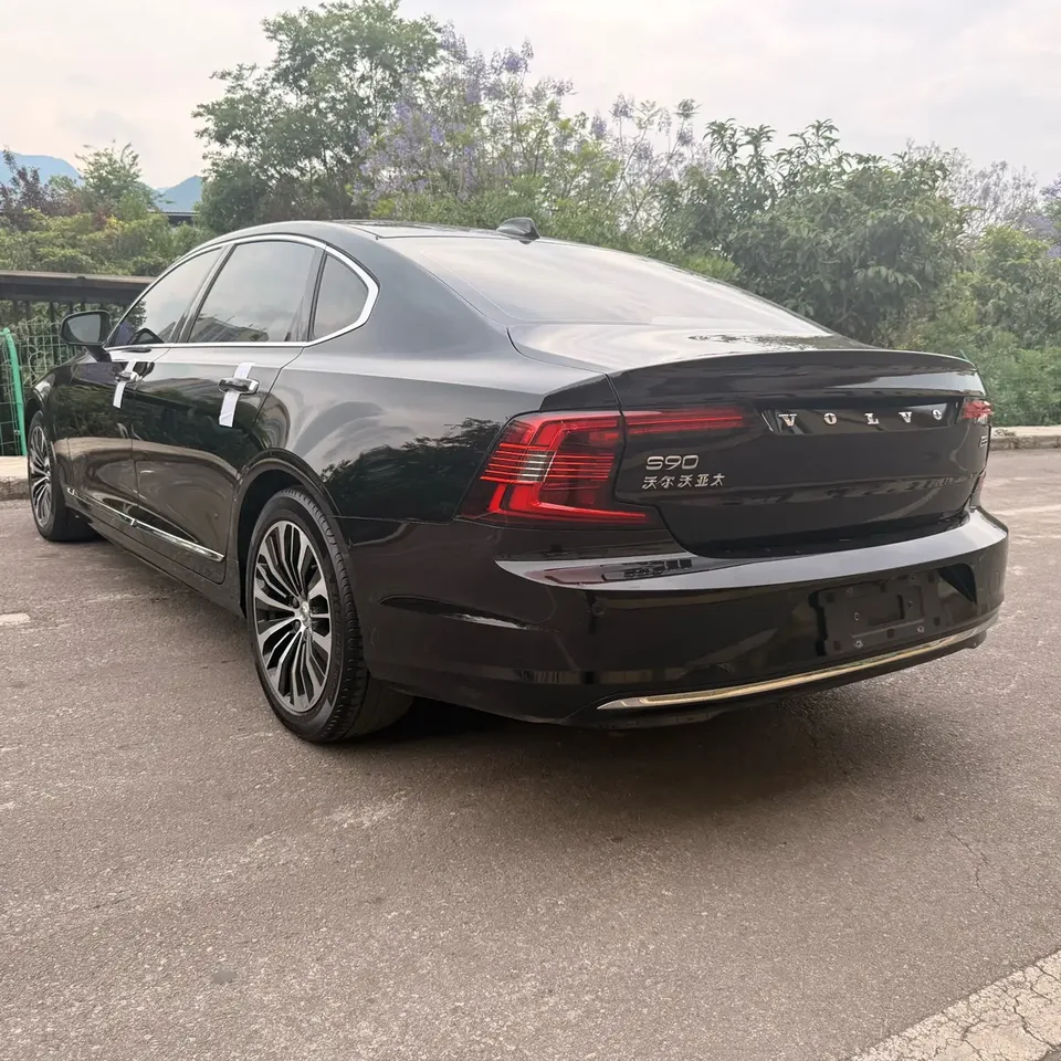 Volvo S90 Volvo S90 2023 B5 Zhiyi Deluxe Edition 2022 — миниатюра 4