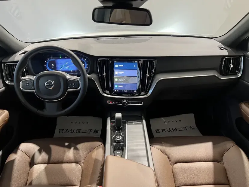 Volvo S60 2025