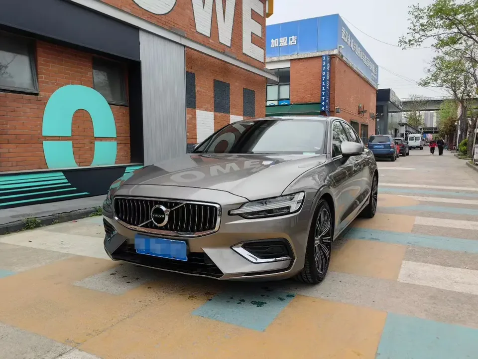 Volvo S60 2022