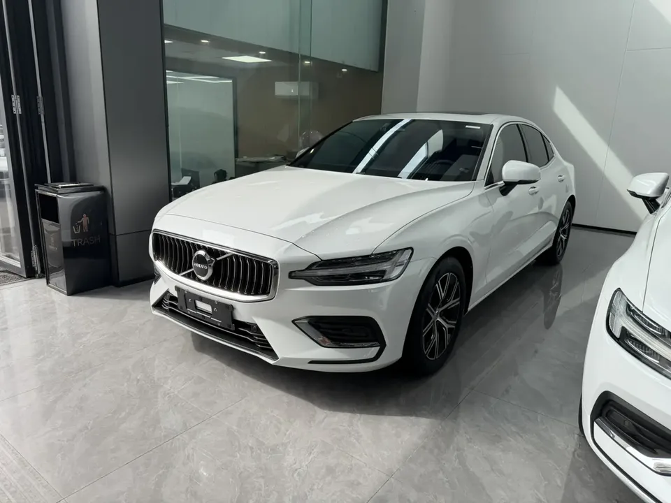 Volvo S60 2024