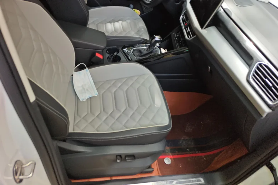 Volkswagen Tayron 300TSI 2WD Luxury Plus Advanced Edition 2023 — миниатюра 5