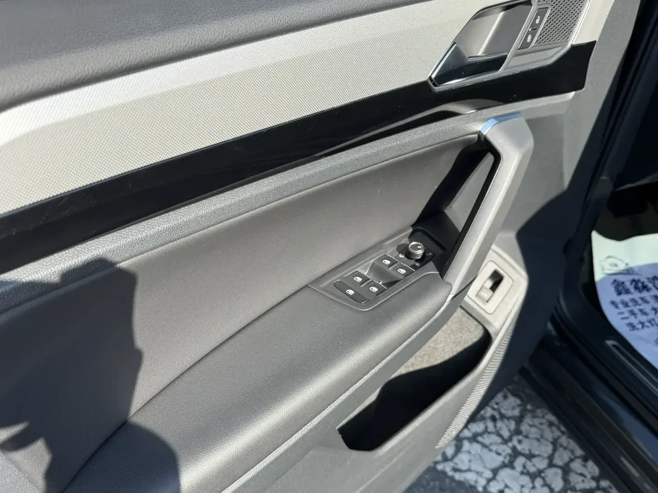 Volkswagen Tayron Tayron 2022 Tanyue 2022 280TSI 2WD Luxury Smart Edition 2022 — thumbnail 4