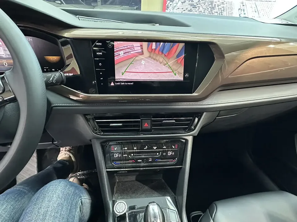 Volkswagen Tharu 2021 Tuyue 280TSI 2WD Luxury Edition PLUS 2022 — миниатюра 4