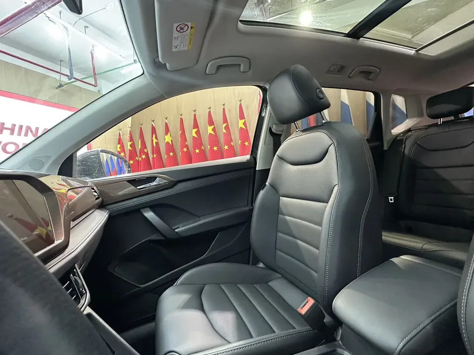 Volkswagen Tharu 2021 Tuyue 280TSI 2WD Luxury Edition PLUS 2022 — миниатюра 5