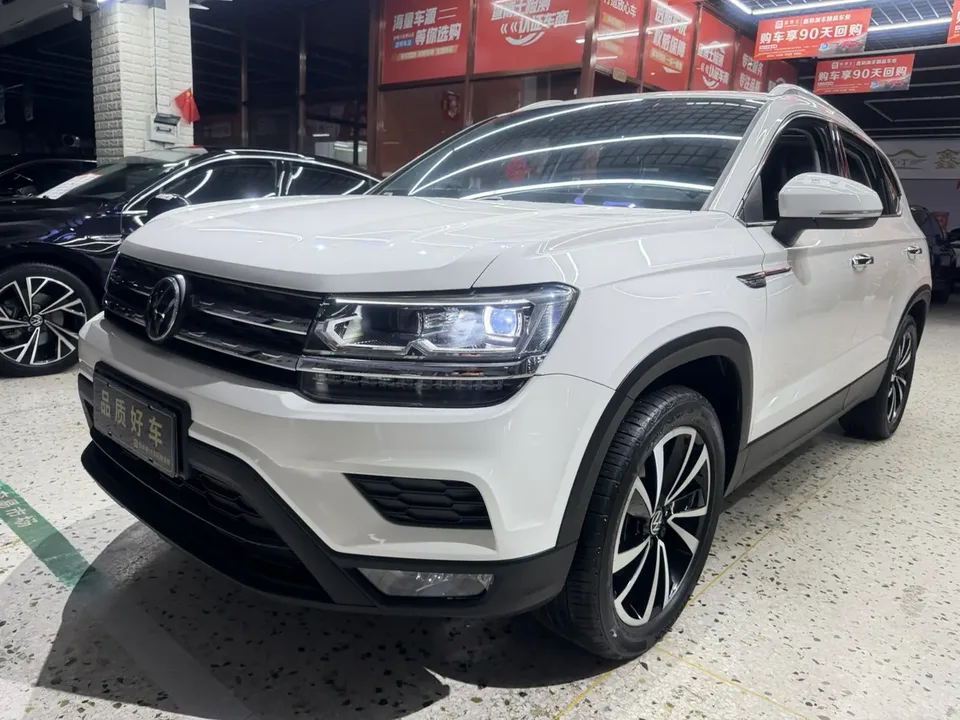 Volkswagen Tharu 280TSI 2WD Luxury Edition 2022 — фото 1, купить с доставкой в Москву