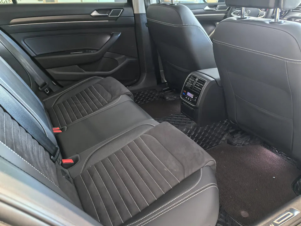 Volkswagen Magotan 330TSI DSG 30th Anniversary Edition 2022 — миниатюра 4