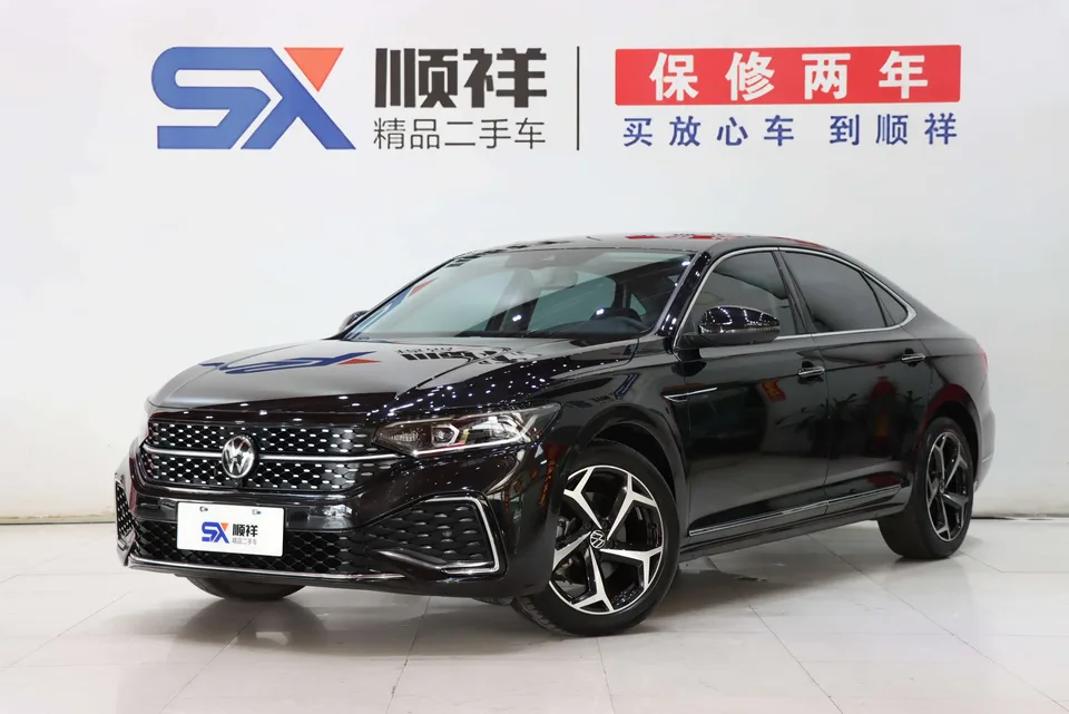 Volkswagen Passat 2025