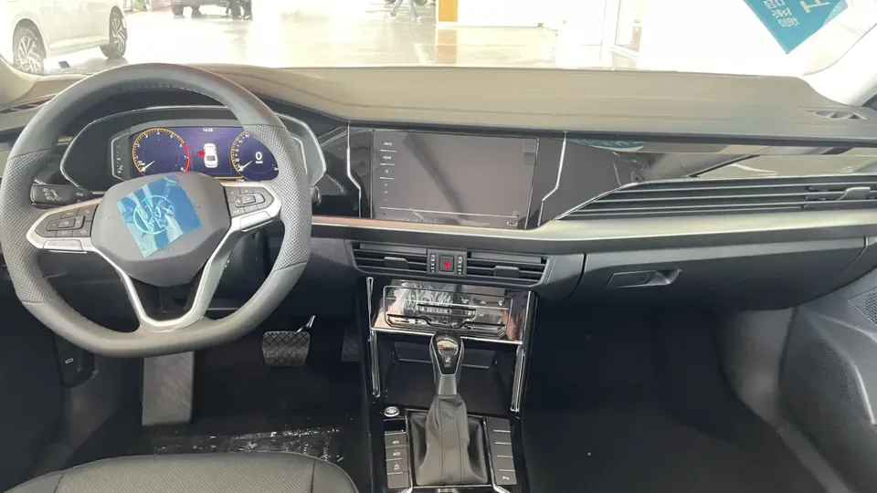 Volkswagen Passat Passat 2026 Outstanding 380TSI Longteng Edition 2026 — миниатюра 3