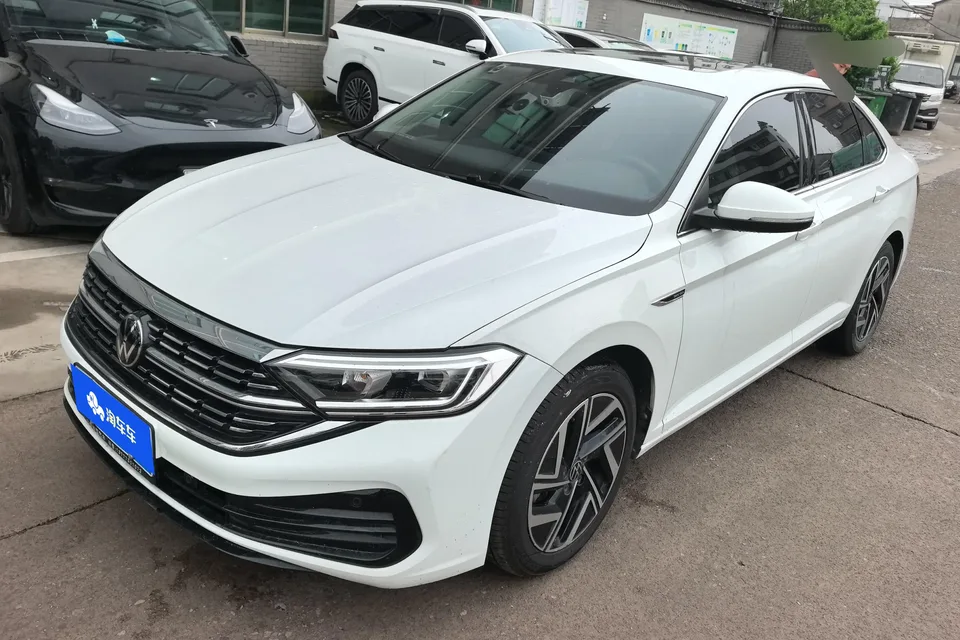 Volkswagen Sagitar 2022