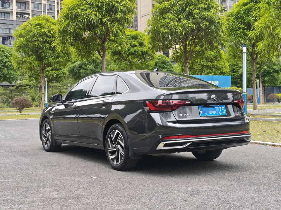 Volkswagen Sagitar 2023 Sagitar 300TSI DSG Beyond Edition 2023 — миниатюра 2