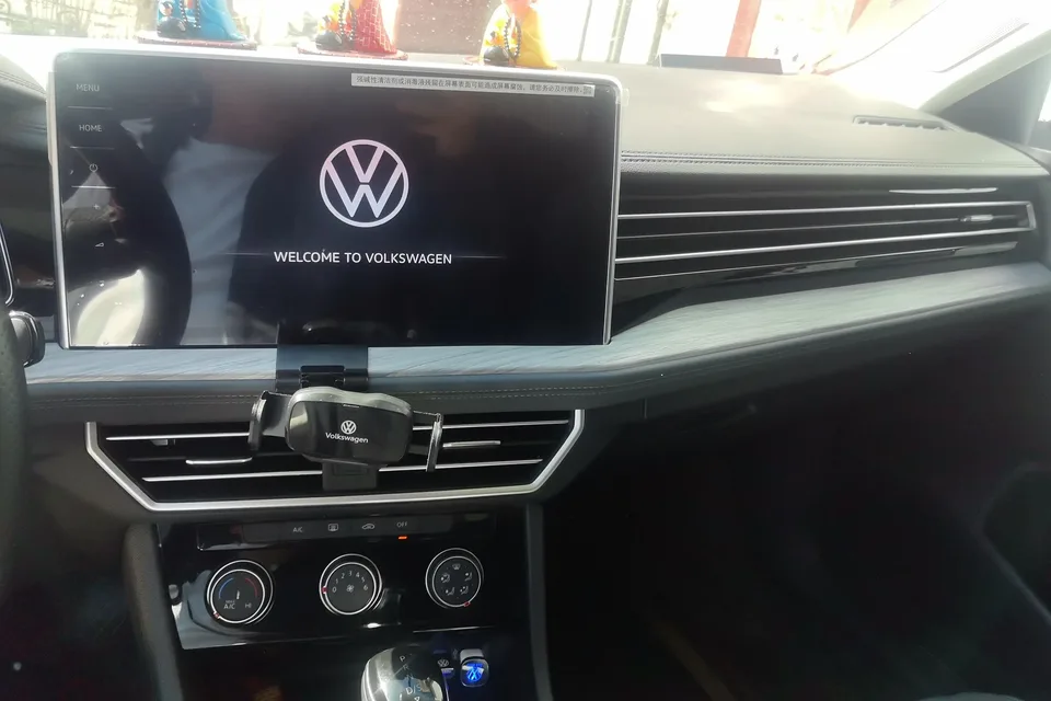 Volkswagen Sagitar Sagitar 300TSI DSG Beyond Edition 2024 — миниатюра 3
