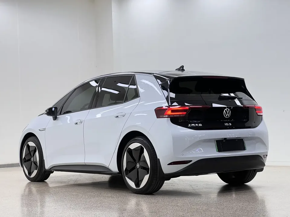 Volkswagen ID.3 Upgraded Pure Smart Edition 2024 — миниатюра 2