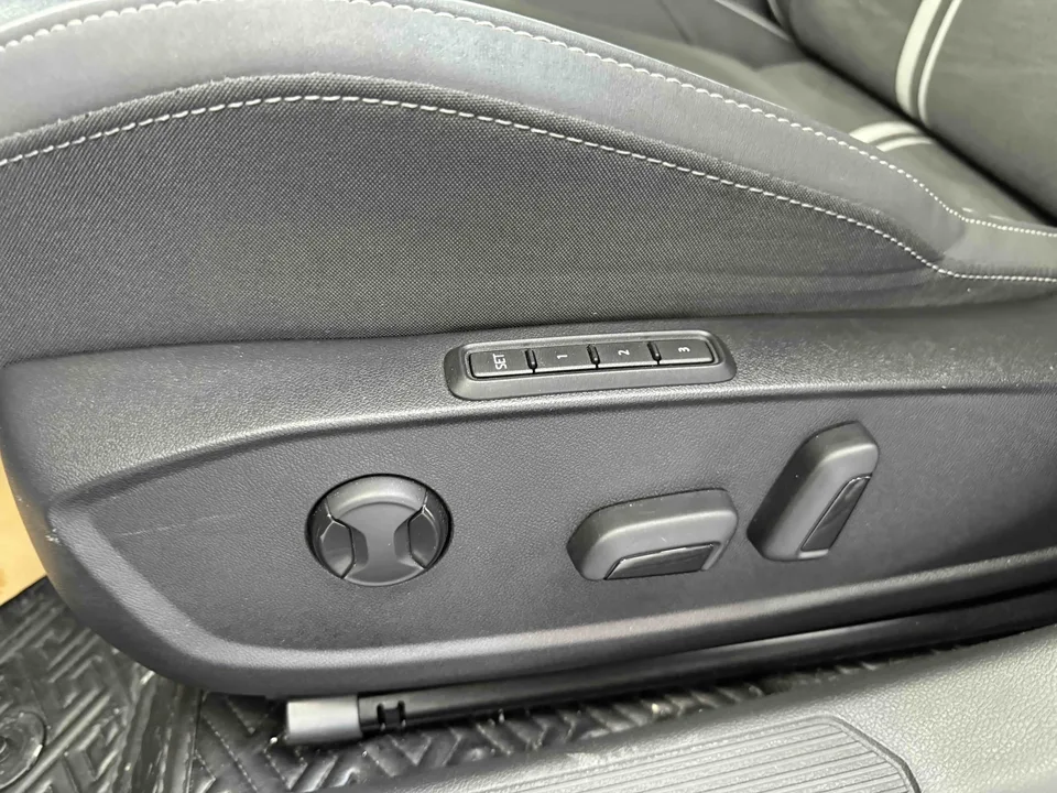 Volkswagen Golf facelift 280TSI DSG R-Line Lite 2024 — миниатюра 5
