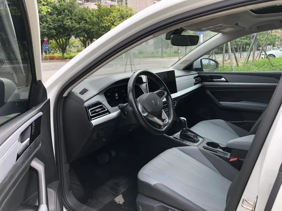 Volkswagen Lavida facelift 1.5L automatic starry sky 5 million version 2023 — миниатюра 5