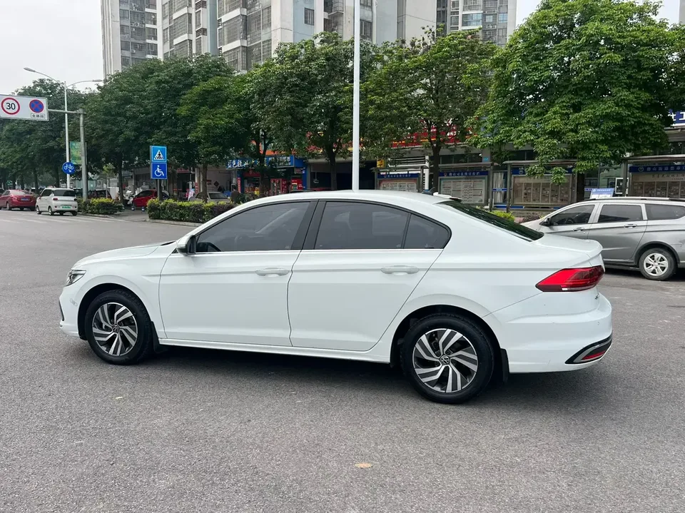 Volkswagen Bora Bora 2023 200TSI DSG Smart Edition 2023 — миниатюра 3
