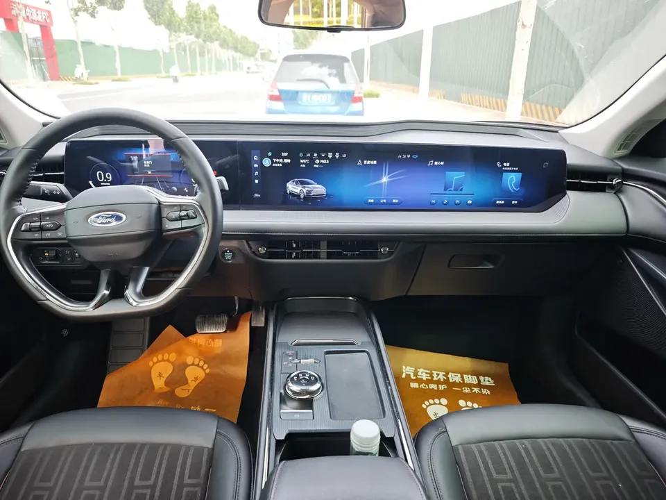 Ford Mondeo Mondeo EcoBoost 245 Luxury 2023 — миниатюра 4
