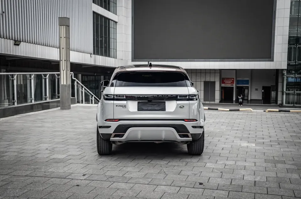 Land Rover Range Rover Evoque Aurora L 249PS Corinthian Bronze Special Edition 2024 — миниатюра 2