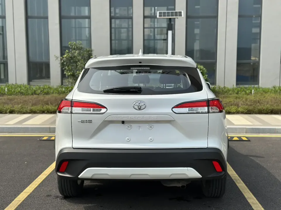 Toyota CorollaCross 2.0L CVT Elite Edition 2023 — миниатюра 2