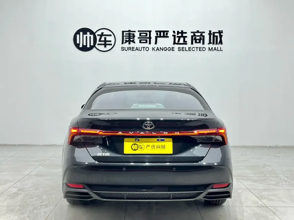 Toyota Avalon Avalon 2.0L CVT Progressive Edition 2025 — миниатюра 2
