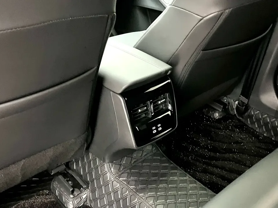 Toyota Avalon Avalon 2.0L CVT Progressive Edition 2025 — миниатюра 3